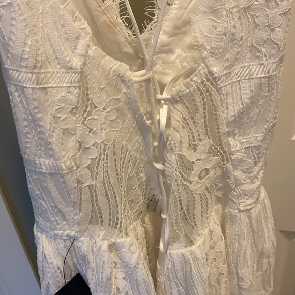 Lace dress with corset back - Picture 6 of 10